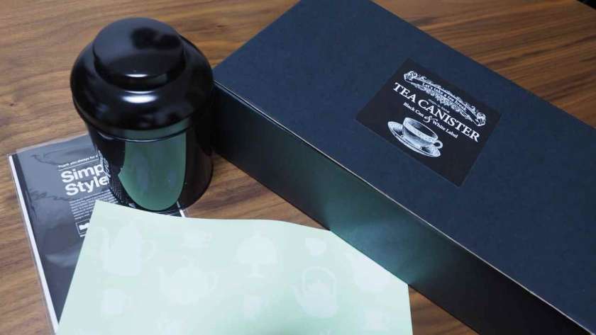 黒い Tea Canister の梱包物。